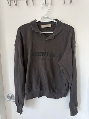 Essentials Crewneck Sweatshirt in Charcoal Gray